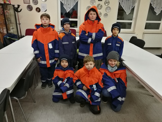 Neue jacken für die Jugendfeuerwehr